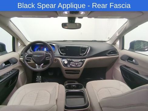 Used 2018 Chrysler Pacifica Touring Plus image 21