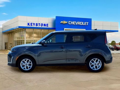 Used 2025 Kia Soul LX FWD image 4