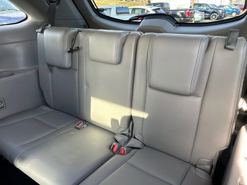 Used 2018 Toyota Highlander XLE w/ Carpet Mat Package (TMS) image 11