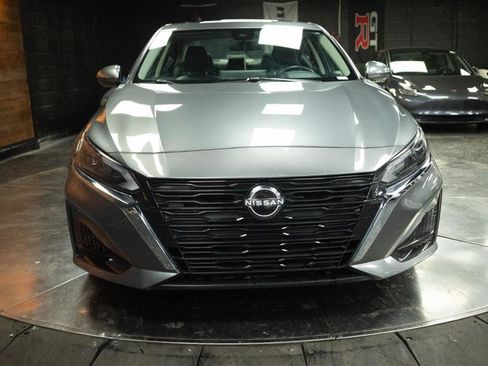 Used 2023 Nissan Altima 2.5 SL image 3