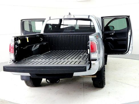 Used 2023 Toyota Tacoma TRD Off-Road image 11