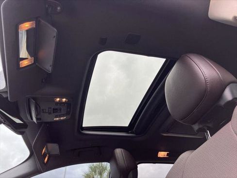 Certified 2023 Toyota Sienna Platinum image 25