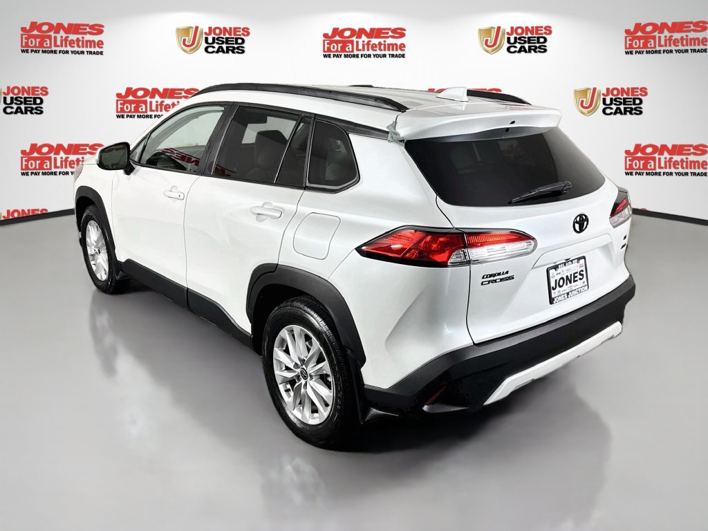 Certified 2022 Toyota Corolla Cross LE w/ Moonroof Package AWD/4WD image 2