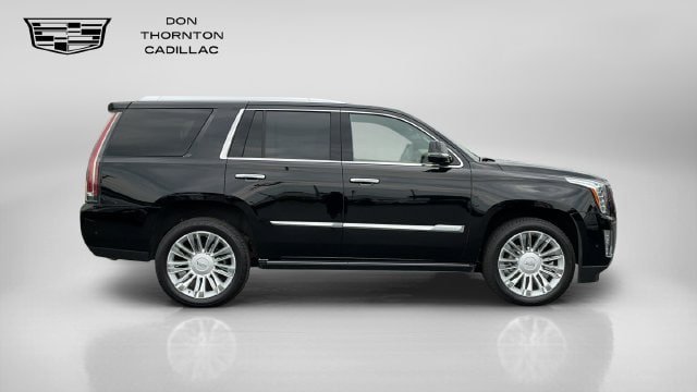 Used 2018 Cadillac Escalade Platinum AWD/4WD image 6