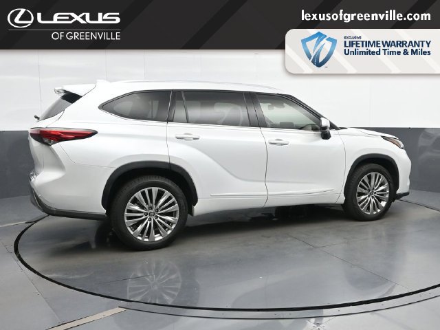 Used 2022 Toyota Highlander Platinum FWD image 9