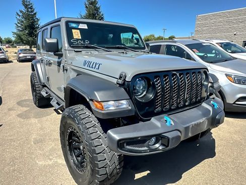 Used 2023 Jeep Wrangler Unlimited w/ Cold Weather Group AWD/4WD image 1