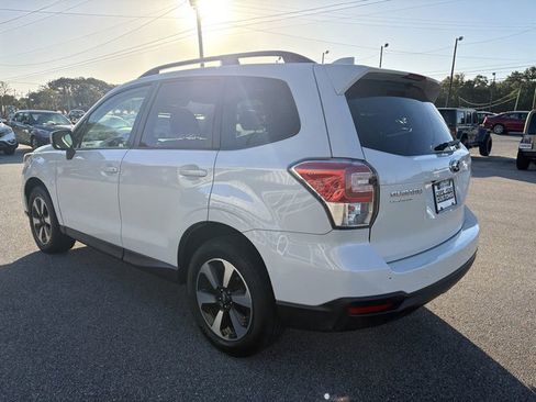 Used 2018 Subaru Forester 2.5i Premium image 5