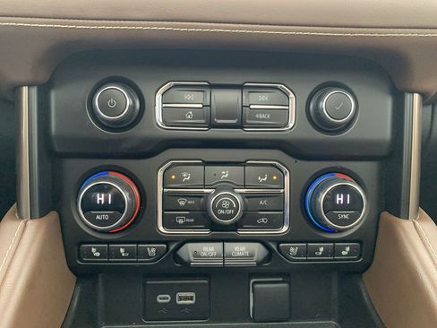 Used 2023 Chevrolet Suburban High Country w/ Premium Package 2 image 17