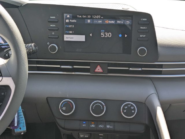 Used 2026 Hyundai Elantra SE FWD image 18