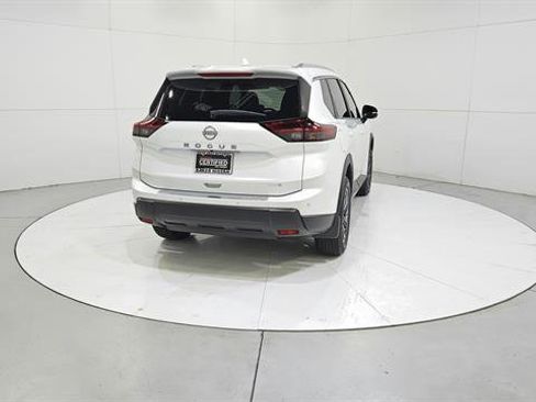 Used 2025 Nissan Rogue SV w/ SV Premium Package FWD image 6