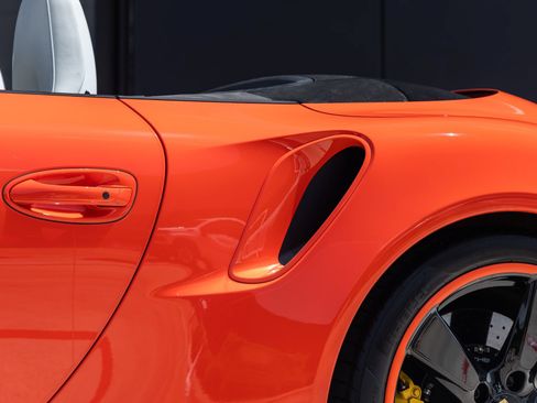 Certified 2016 Porsche 911 Turbo S AWD/4WD image 21
