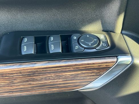 Used 2019 Chevrolet Silverado 1500 High Country w/ Z71 Off-Road Package image 25