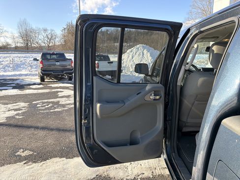 Certified 2021 Nissan Frontier SV image 26