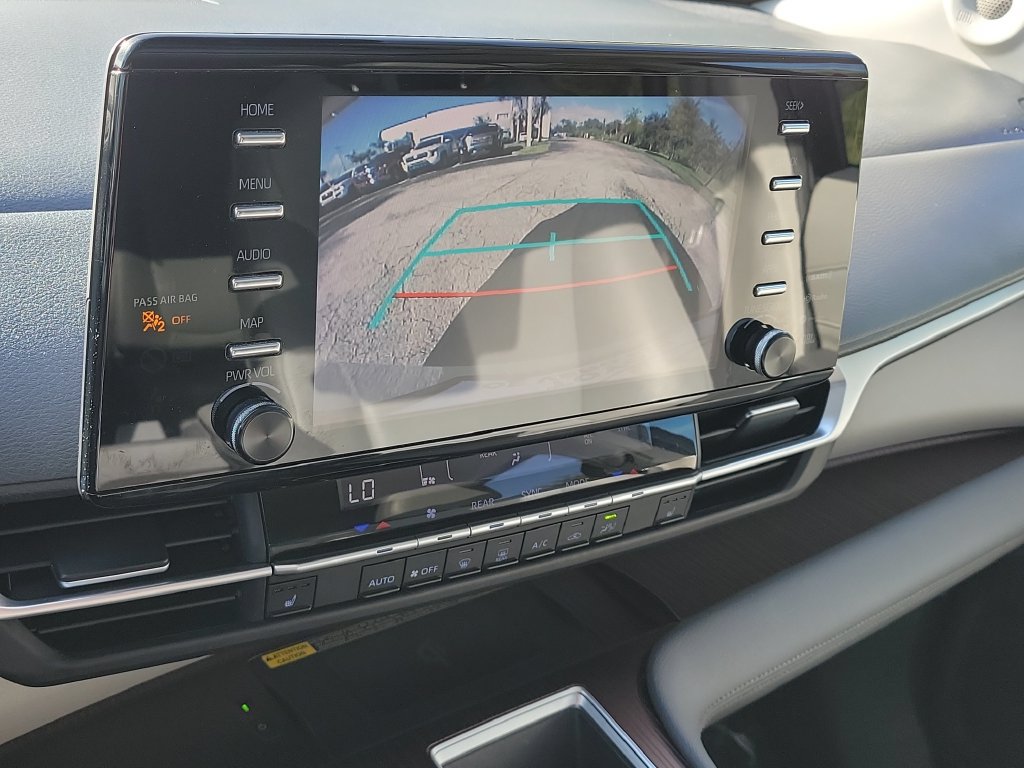 Certified 2021 Toyota Sienna XLE w/ XLE Plus Package FWD image 16