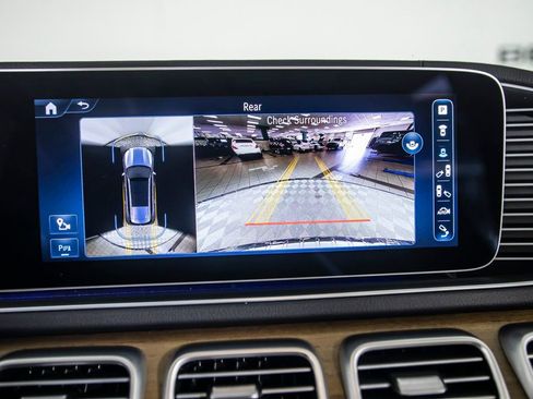 Used 2024 Mercedes-Benz GLS 450 4MATIC image 34