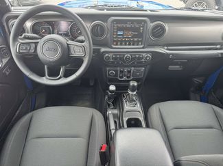 Used 2023 Jeep Gladiator Sport AWD/4WD video 2