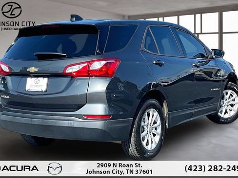 Used 2019 Chevrolet Equinox LS w/ LS Convenience Package FWD image 2