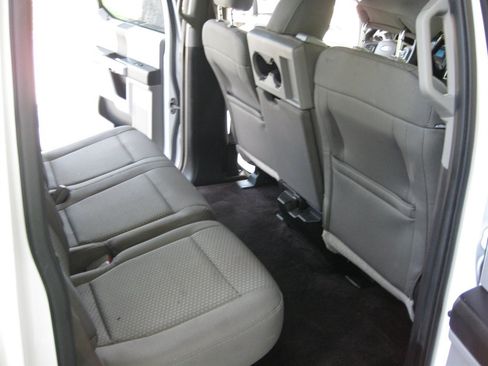Used 2016 Ford F150 XLT RWD image 30