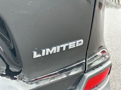 Used 2020 Jeep Cherokee Limited image 18