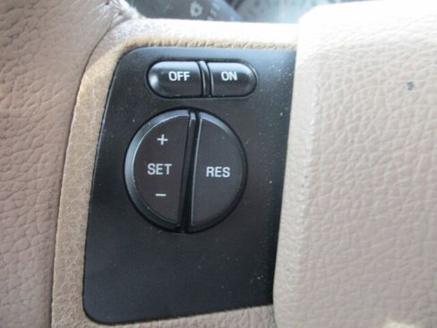 Used 2010 Ford Explorer Sport Trac XLT image 31