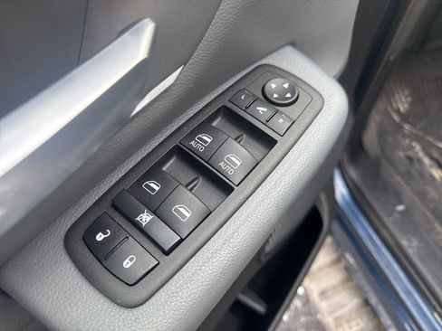 Used 2023 RAM 1500 Big Horn image 10