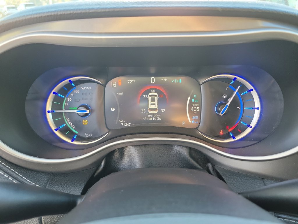 Used 2024 Chrysler Pacifica Limited FWD image 30