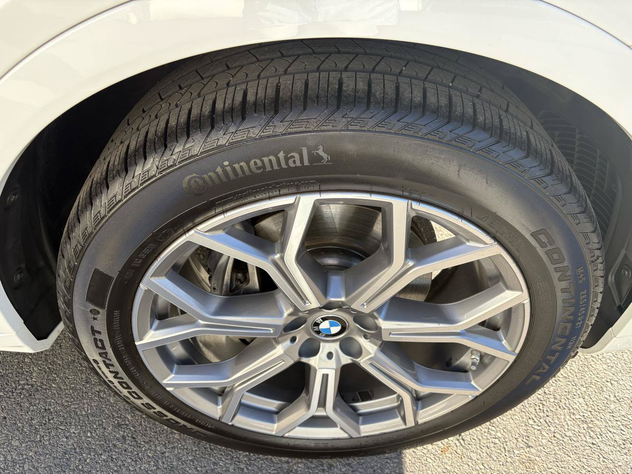 Used 2022 BMW X7 xDrive40i w/ Executive Package AWD/4WD image 9