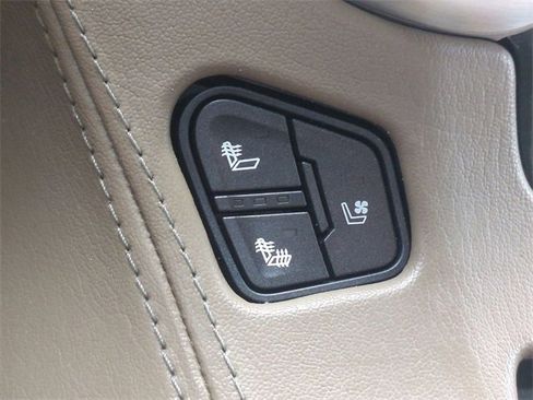 Used 2018 GMC Yukon SLT w/ HD Trailering Package image 21