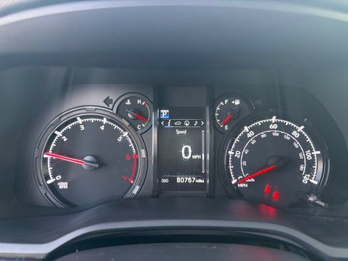 Used 2022 Toyota 4Runner SR5 Premium w/ Moonroof Package AWD/4WD image 28