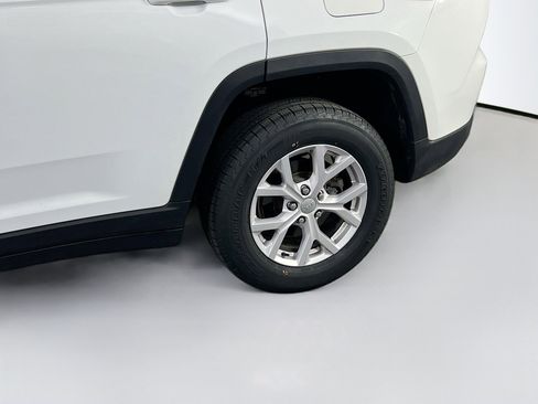 Used 2022 Jeep Grand Cherokee Limited image 30