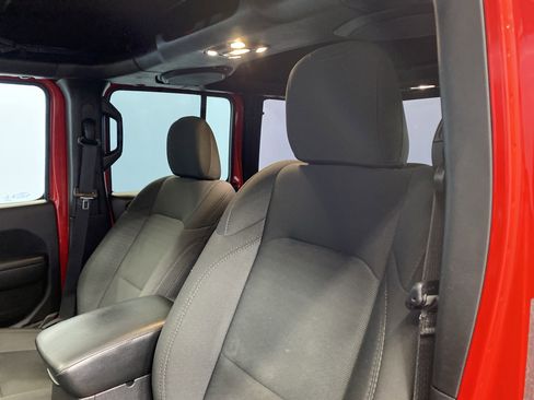 Certified 2023 Jeep Wrangler Willys image 8