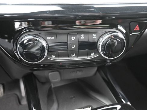 New 2026 Chevrolet Trax RS w/ Sunroof Package image 16