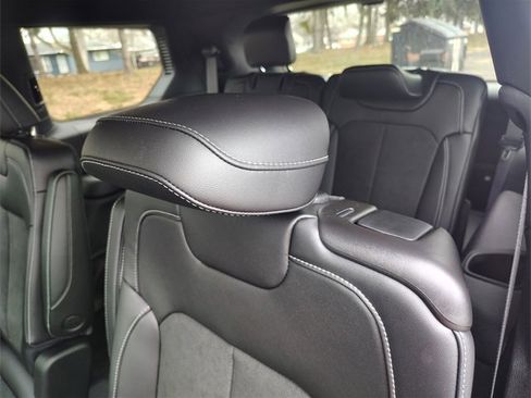 New 2025 Jeep Grand Cherokee L Altitude image 31