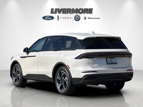 Used 2026 Lincoln Nautilus Premier w/ Equipment Group 102A AWD/4WD image 5