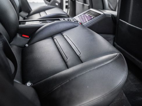 Used 2018 Porsche Panamera 4 w/ Premium Package Plus image 37