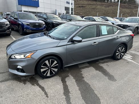 Used 2019 Nissan Altima 2.5 SV image 18