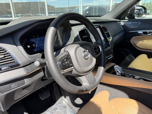 Used 2024 Volvo XC90 B6 Ultimate w/ Protection Package Premier AWD/4WD image 32