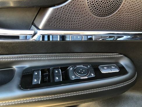 Used 2023 Lincoln Corsair AWD w/ Rear Removable Package Tray image 16