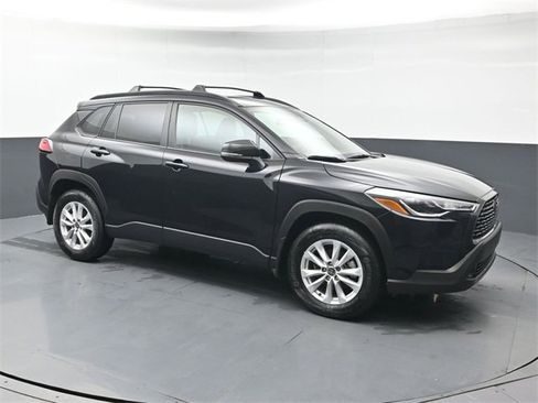 Used 2023 Toyota Corolla Cross LE image 7