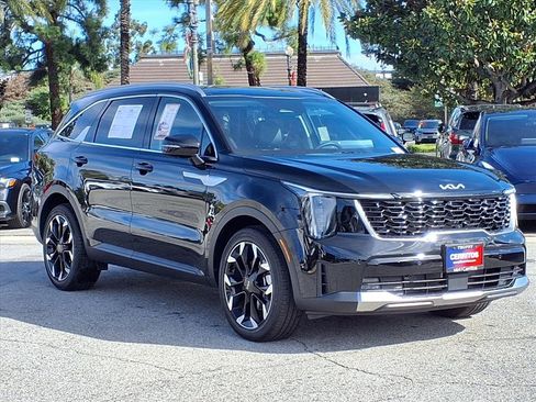 Used 2025 Kia Sorento EX w/ Panoramic Sunroof Package image 6