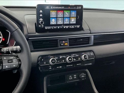 Used 2025 Honda Pilot Touring image 13