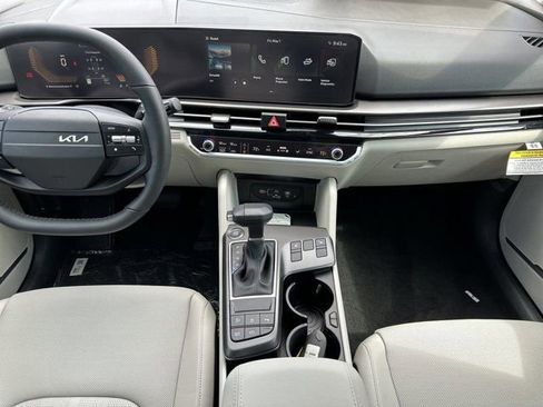 New 2026 Kia Sportage EX FWD image 13