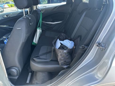 Used 2021 Ford EcoSport SE FWD image 5