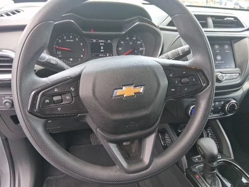 Used 2023 Chevrolet TrailBlazer LT FWD image 21