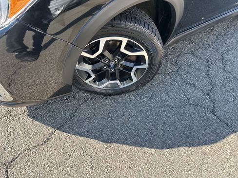 Used 2017 Subaru Crosstrek 2.0i Premium image 2