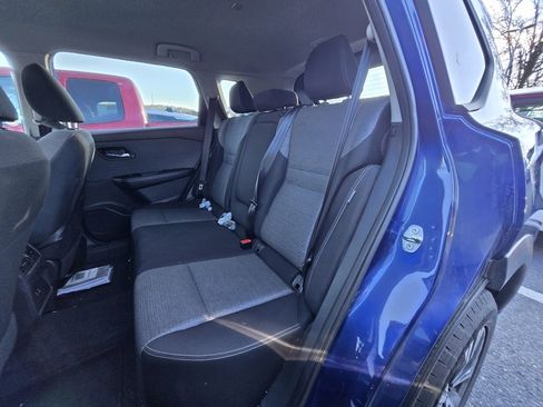 Used 2023 Nissan Rogue SV image 5