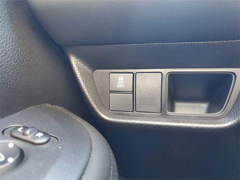 Certified 2025 Honda HR-V LX image 26