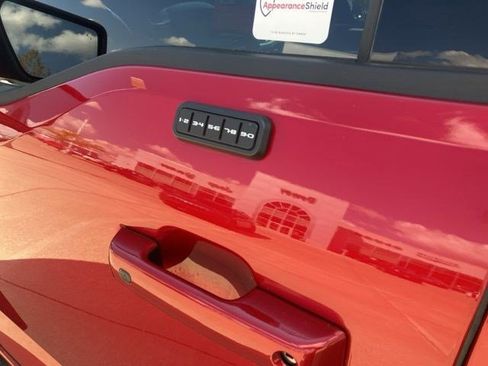 Used 2025 Ford F150 Raptor AWD/4WD image 11