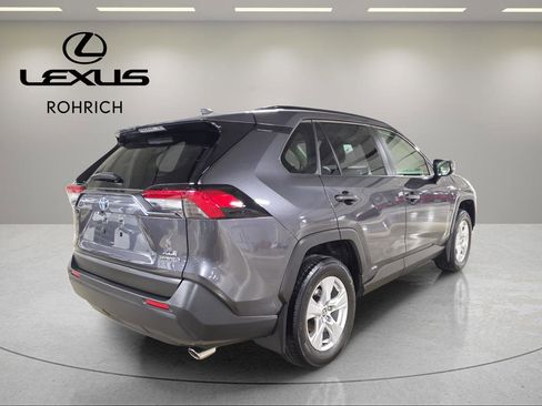 Used 2020 Toyota RAV4 XLE image 5