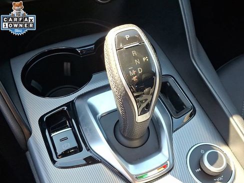 Used 2025 Alfa Romeo Giulia AWD image 18